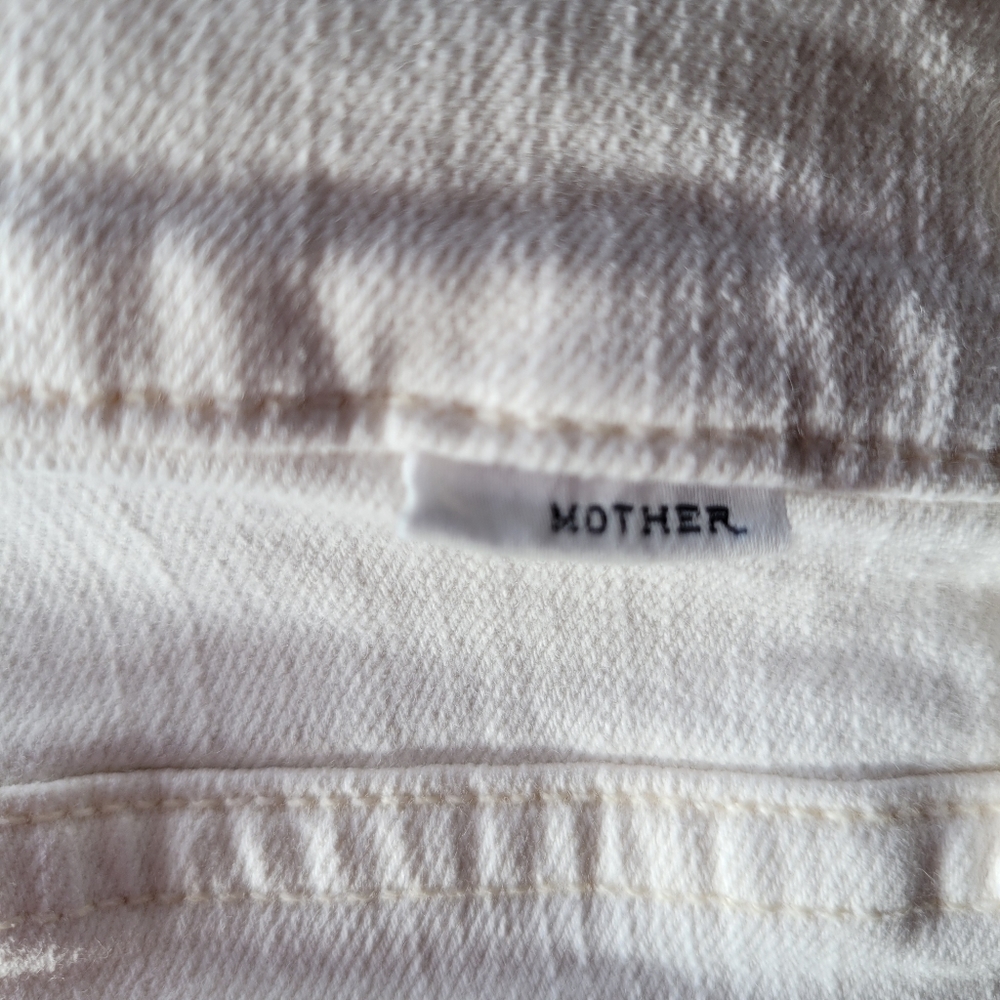 MOTHER Cropped Jeans in White with Red Accent - Picture 15 of 15